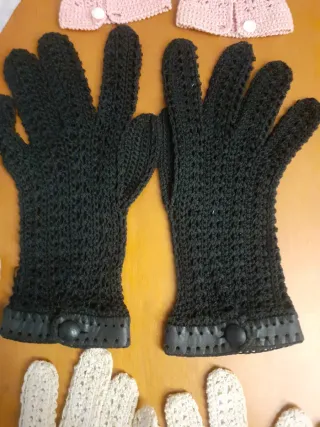 Guanti in pizzo grigio e rosa