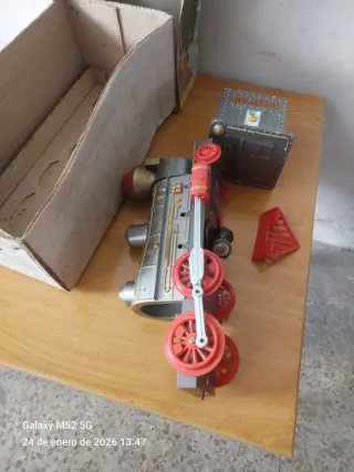 Locomotora Jyesa Antigua a Batería