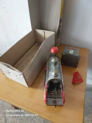 Locomotora Jyesa Antigua a Batería