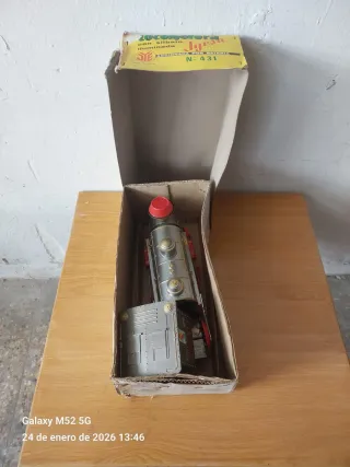 Locomotora Jyesa Antigua a Batería