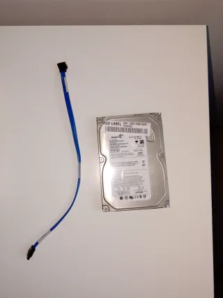Disco Duro SATA y Cable Azul sata para el hd