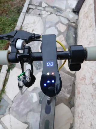 Monopattino Elettrico​ per pezzi di ricambi funzio