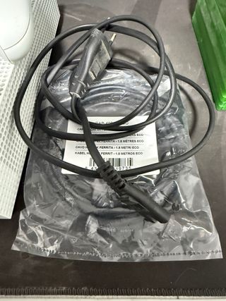 Xbox One S 1TB + 3 mandos + juegos