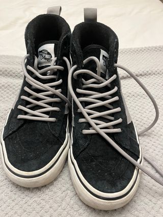 Zapatillas Vans Negras y Grises