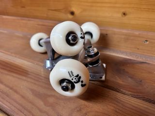 Ejes y ruedas de skate con rodamientos