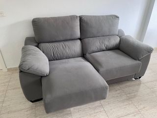 Sofá gris con asientos extraíble de 2 metros
