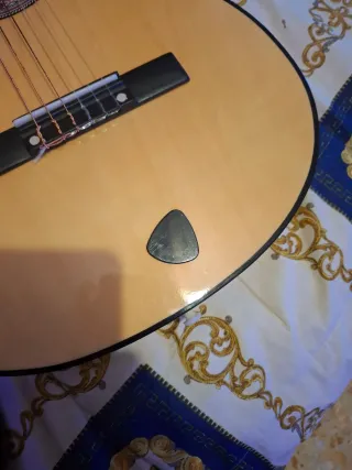 Chitarra Classica con custodia e plettro