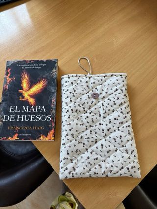 Funda de libro floral