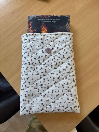 Funda de libro floral