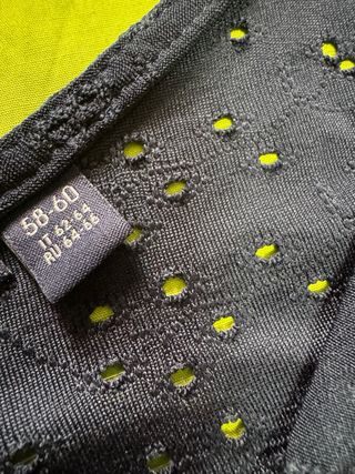 Cardigan in lana con zip e cappuccio