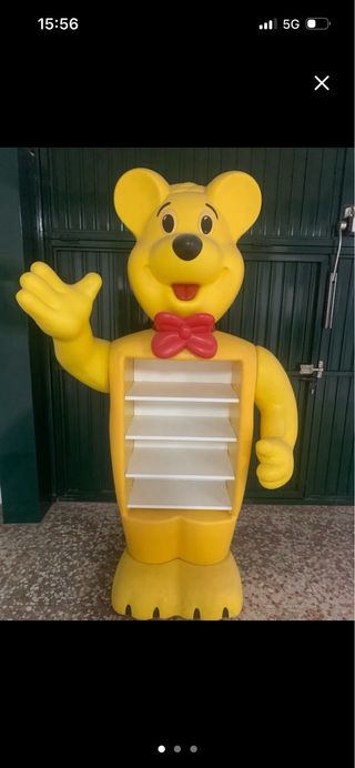 Estantería de plástico amarilla