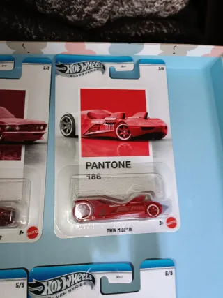 Hot Wheels Serie Pantone Silver