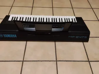 Tastiera Yamaha PSR-E473