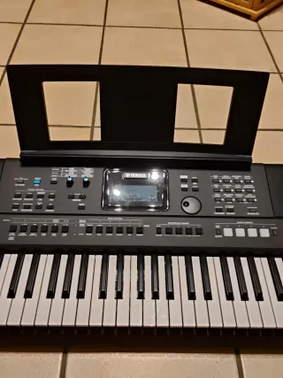 Tastiera Yamaha PSR-E473