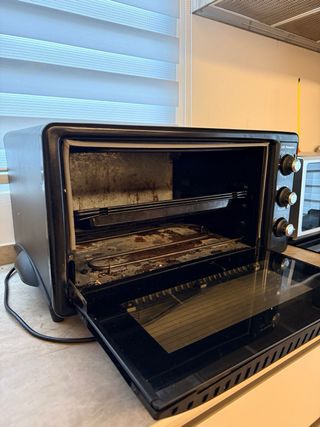 Horno eléctrico negro