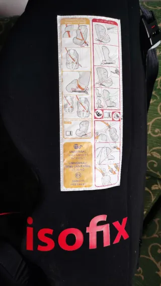 Silla de coche Penguin negra y roja