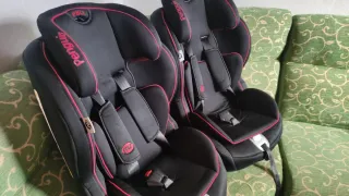 Silla de coche Penguin negra y roja