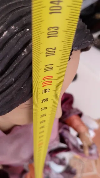 Figura de un metro,con soporte.