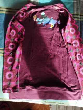 Camiseta Desigual mujer. Talla M. libélulas y Flor