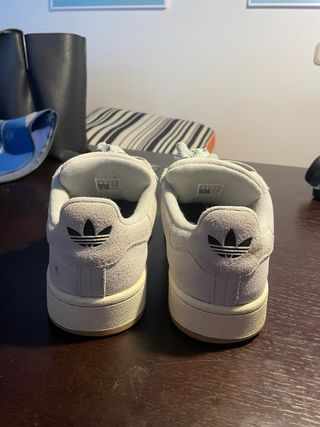 Zapatillas Adidas Campus en color Gris Azulado.