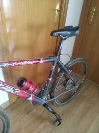 Bicicleta BTT Connor Roja y Negra