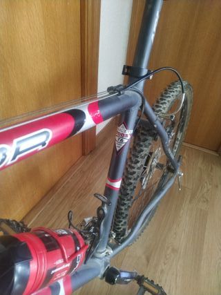 Bicicleta BTT Connor Roja y Negra