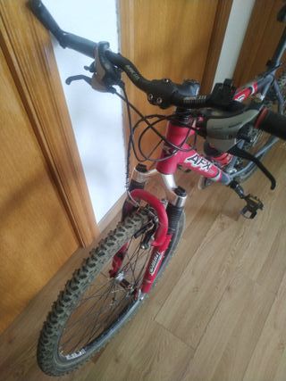 Bicicleta BTT Connor Roja y Negra