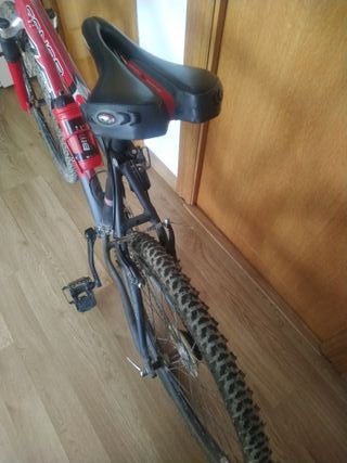 Bicicleta BTT Connor Roja y Negra