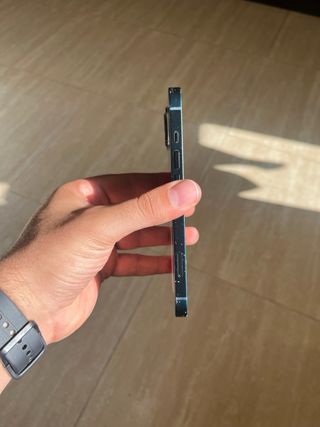 iPhone 13 Azul - Como Nuevo