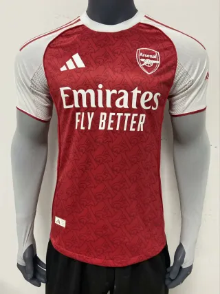 Camisetas de fútbol, chandals y cortavientos