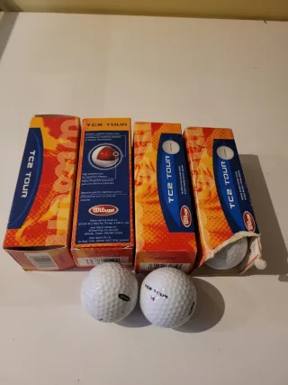 14 Bolas de Golf Wilson TC2 Tour + 20 Tees