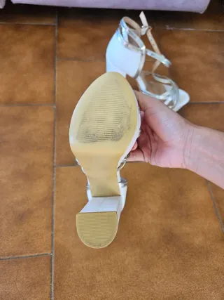 Sandalias de tacón con plataforma blancas