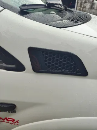 Salidas aire laterales redondeada Abarth Punto/GPA