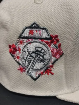 Gorra New Era 59Fifty Beige y Rosa Talla 7.1/4