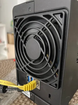 NAS Synology DS218 Play con 2 discos duros