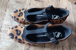 Zapatos Miss Elastic T-Strap Animal Print