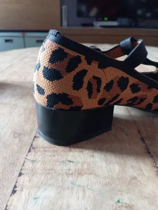 Zapatos Miss Elastic T-Strap Animal Print