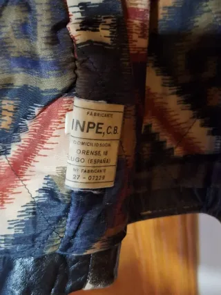 Cazadora Cuero Vintage Negra y Roja. Unisex