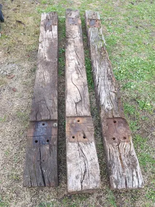 Traviesas de madera de tren