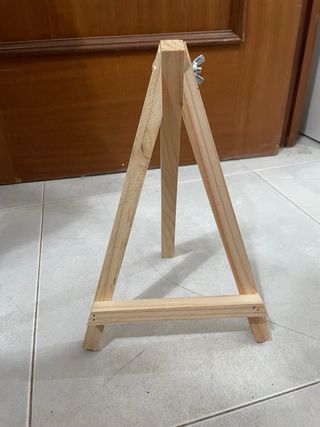 Trípode de madera para poner fotos