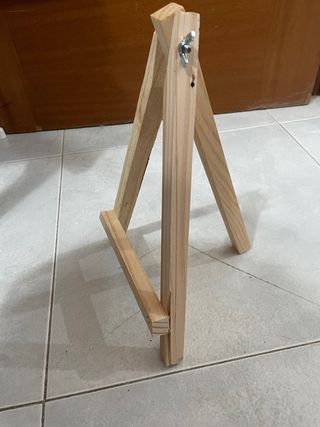 Trípode de madera para poner fotos