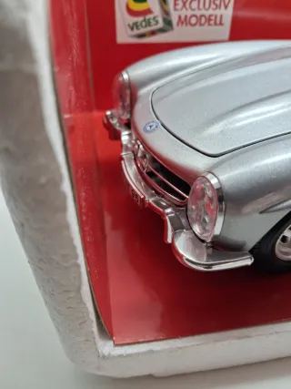 Mercedes Benz 300 SL Roadstar 1957 Bburago 1:18