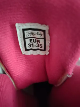 Patines en línea rosas y blancos