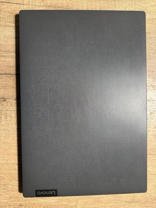 Lenovo 15,6" AMD-3020E 6GB 256SSD Webcam Essential