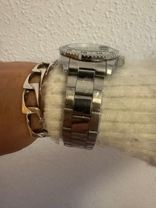 Reloj esta nuevo con su caja