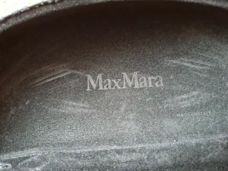 Gafas de sol rojas y estuche Max Mara