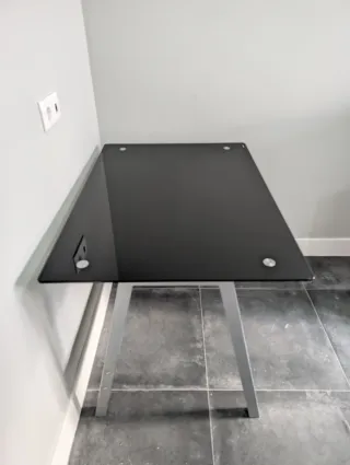 Mesa de cristal + silla de regalo