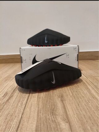 Nike Mind 001 Zapatillas Negras y Rojas