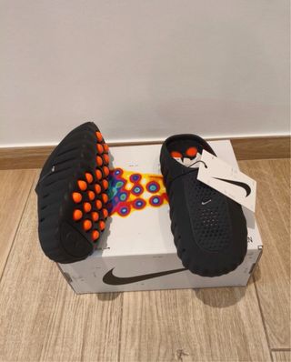 Nike Mind 001 Zapatillas Negras y Rojas