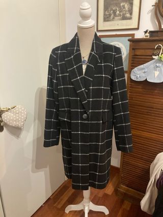 Cappotto a quadri nero e bianco
